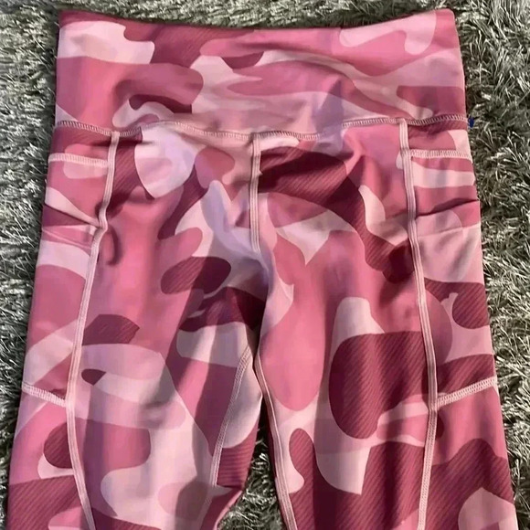 Zyia active camo crops - Picture 3 of 7